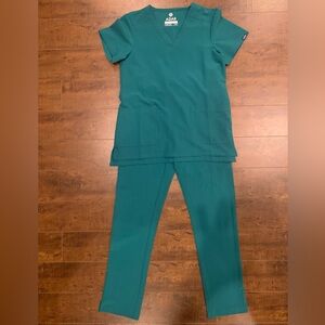 Green XS Adar scrubs